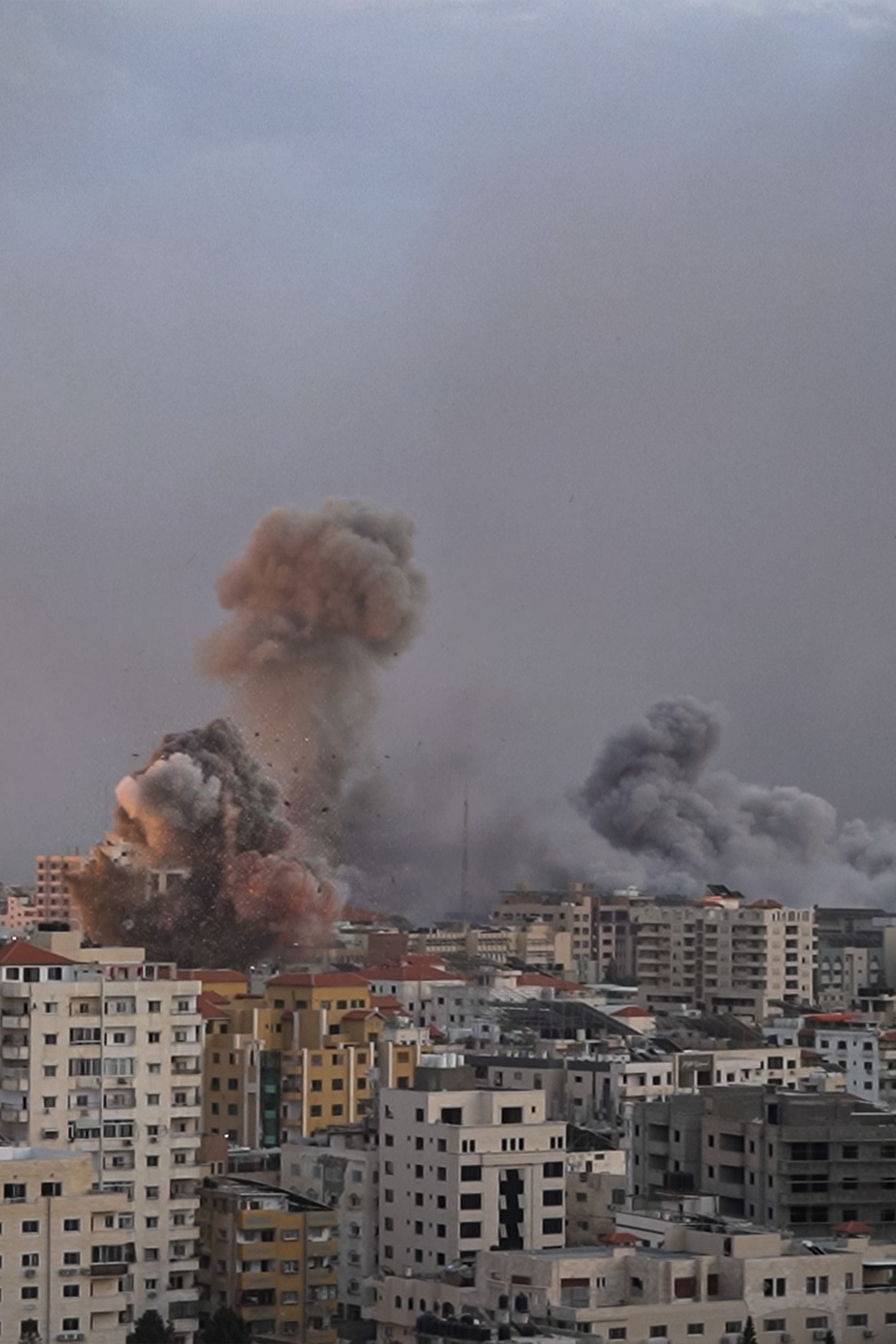 Conflicts intensify the climate crisis through increased military infrastructures, fossil fuel dependencies, and environmental destruction during periods of conflict. Anna Borrie looks into the environmental impacts of armed conflict, how they are often overlooked and why they matter in the current climate crisis.